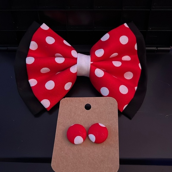 Other - Red polka dots bow